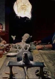 Mẹ Dạy Em Cách Ăn Thịt Người